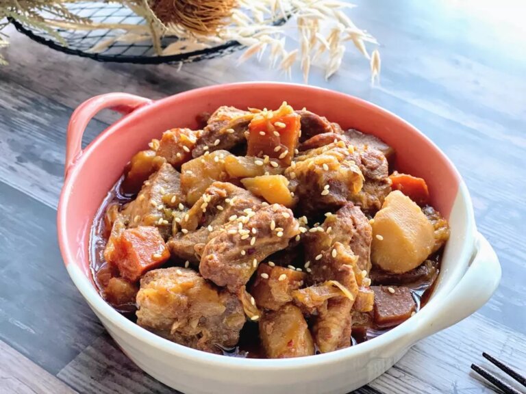 軟嫩多汁「豬肋條」食譜大集合!一鍋煮懶人燉肉、經典美式炭烤豬肋排在家做