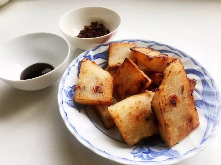 蘿蔔糕在來米漿比例超重要！不沾鍋＋不碎掉的黃金煎法，讓口感更升級！