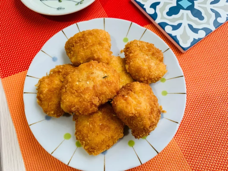 隔夜炸雞還能變回酥脆？試試這 3 招加熱法，讓炸雞重現剛炸好的美味！