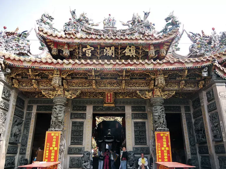 開工拜拜必去哪？全台十大靈驗廟宇推薦，求財運、事業順利開春就來拜！