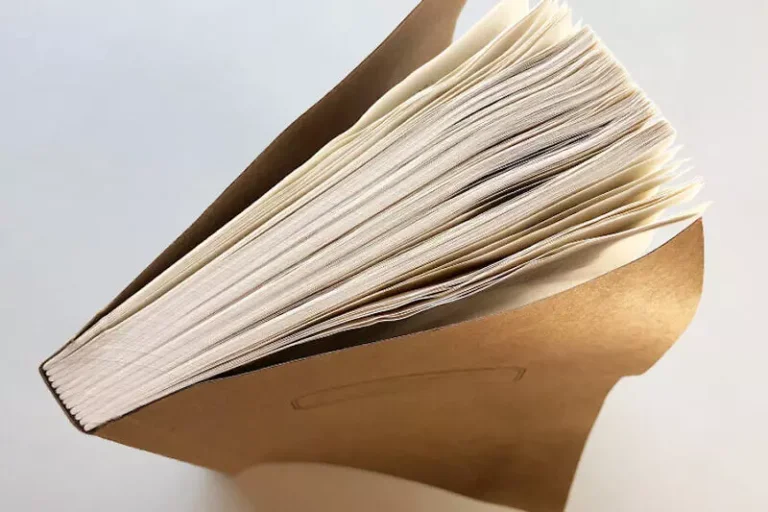 書本不小心弄濕變皺皺的，要如何讓它恢復原狀？日本節目示範：放進冰箱就能解決！