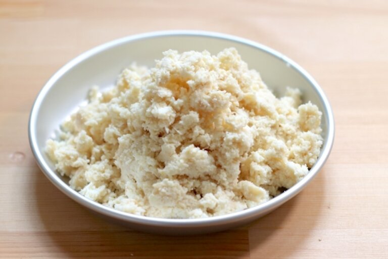 自製豆漿、豆腐時剩下來的豆渣不要丟！可製成下飯的萬用豆酥