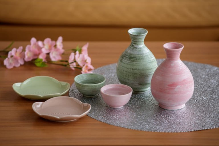 日本名陶美濃燒的Urara「日本和風春櫻酒器與酒杯」展現日式生活美學與職人工藝精神