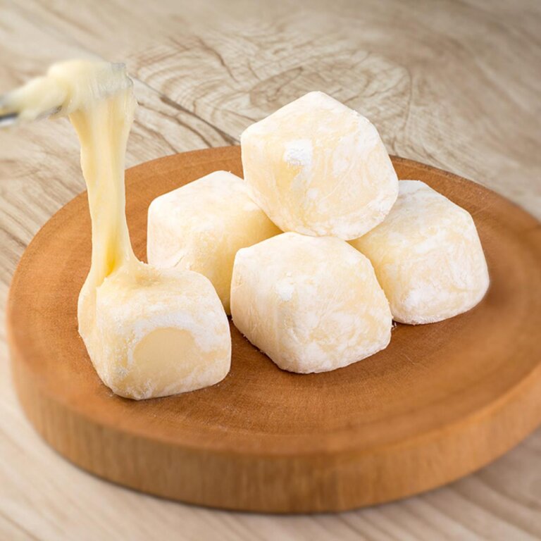 日本超人氣甜點!「Omocheese 牽絲起司蛋糕塊」濃郁×牽絲×入口即化,台灣也能買到!