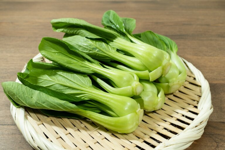 青江菜其實是小白菜的一種！青江菜怎麼炒可使它保持翠綠？