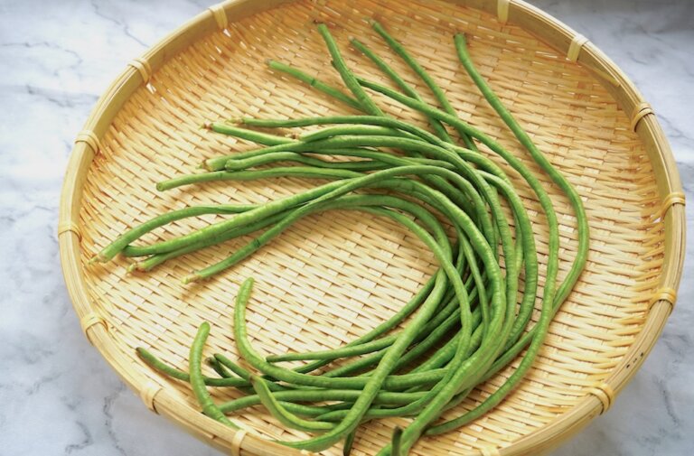 豇豆其實是長豆而不是菜豆！如何製作「古早味酸豇豆」和「酸豇豆炒肉末」？