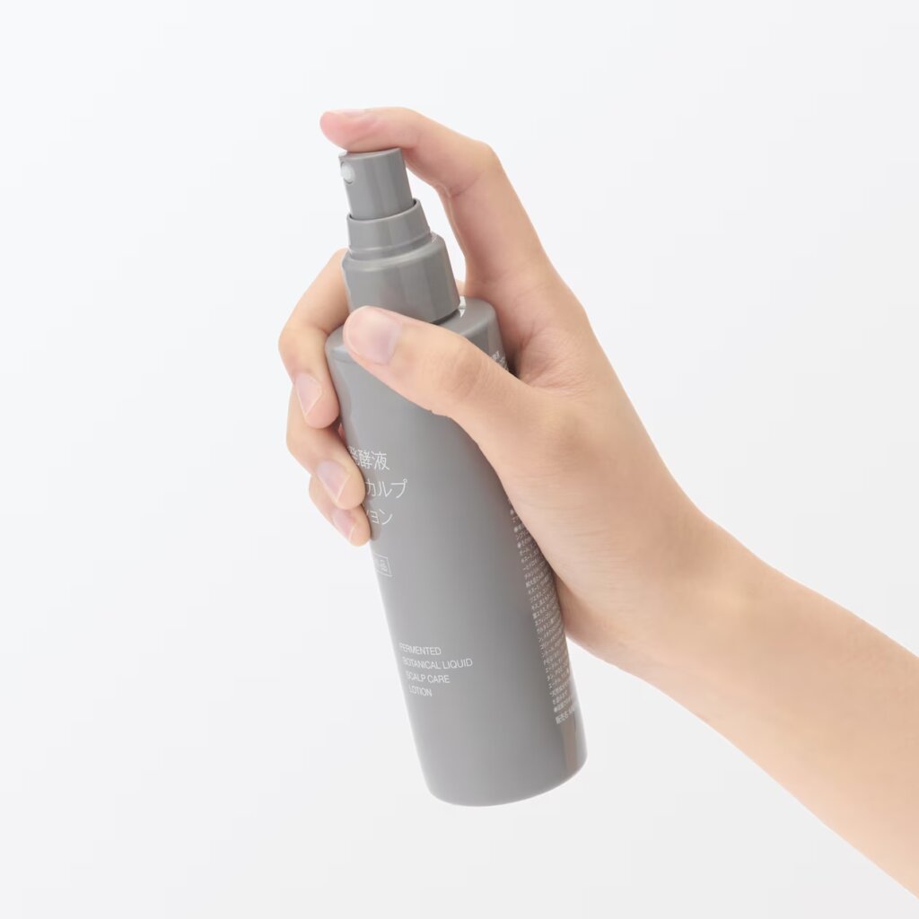 洗完頭就出油？日本無印限定「頭皮精華液」低調熱賣，洗完頭噴一下還你不油不癢的夏日頭皮