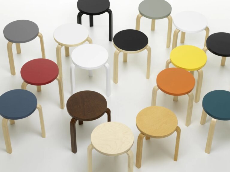 三隻腳、一塊圓座就能站穩90年?北歐經典木椅Stool 60,用簡單設計實踐「人人皆可擁有好家具」理想 三隻腳、一塊圓座就能站穩90年?北歐經典木椅Stool 60,用簡單設計實踐「人人皆可擁有好家具」理想
