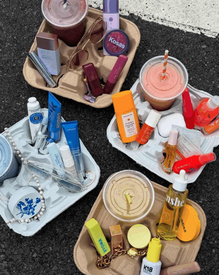 不用包包只帶咖啡托盤？在盤內放入飲料、個人愛用品，Coffee Tray Trend展現風格品味新趨勢