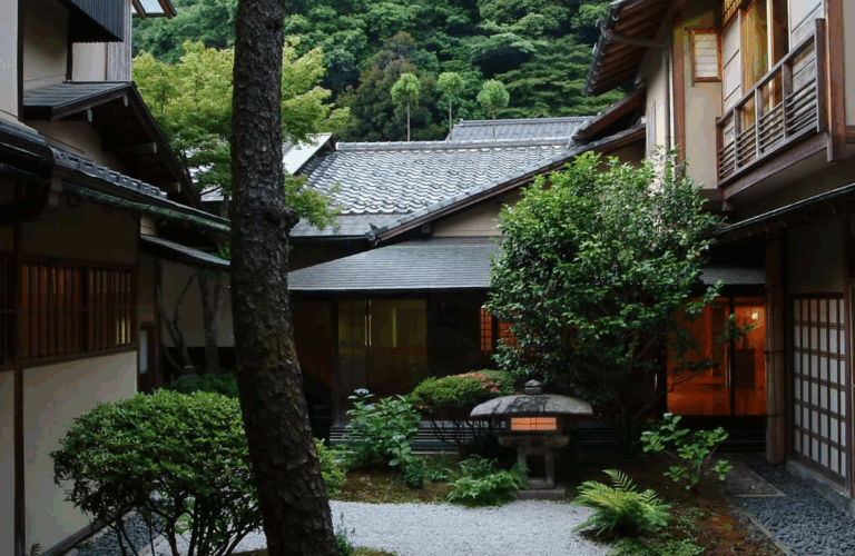 日本城崎溫泉攻略!入住百年旅店「西村屋本館」:穿浴衣漫步老街,泡遍7大療癒湯泉 日本城崎溫泉攻略!入住百年旅店「西村屋本館」:穿浴衣漫步老街,泡遍7大療癒湯泉